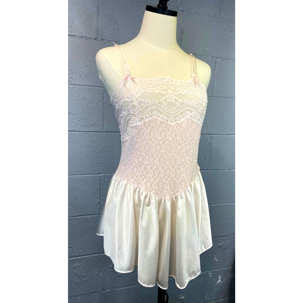 Vintage 1980s Pastel Pink Stretch Lace Nylon Baby Doll Nightgown Flutter Hem - Picture 2 of 14